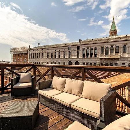 Comecasa 3 Min Walk From San Marco With Beautiful Roof Terrace 아파트 *
