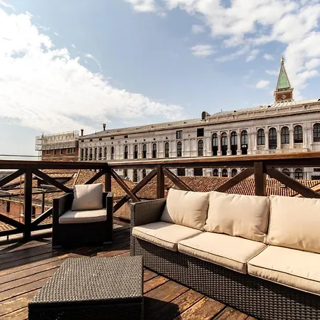 Comecasa 3 Min Walk From San Marco With Beautiful Roof Terrace Apartamento Veneza