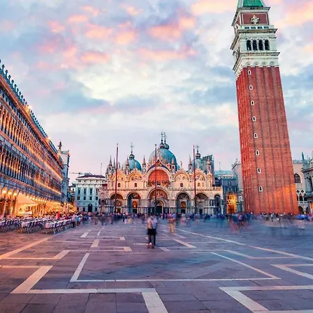 Comecasa 3 Min Walk From San Marco With Beautiful Roof Terrace 아파트 베니스